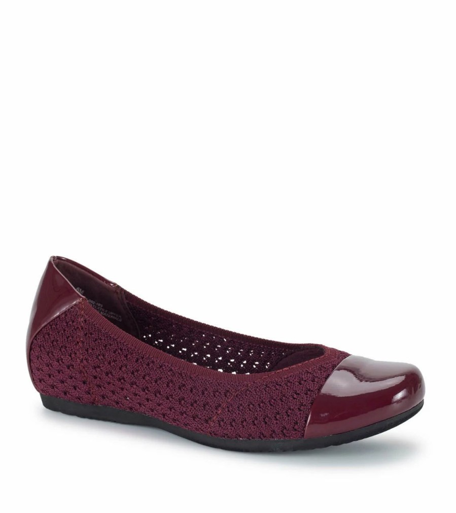 * Mia Casual Flat Online